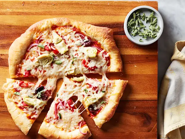 Greek Vegetable Pizzas Are an Easy, Cheesy, Plant-Based Family Dinner