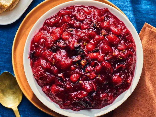 Yasmin Fahr’s Citrus-and-Fig Cranberry Sauce