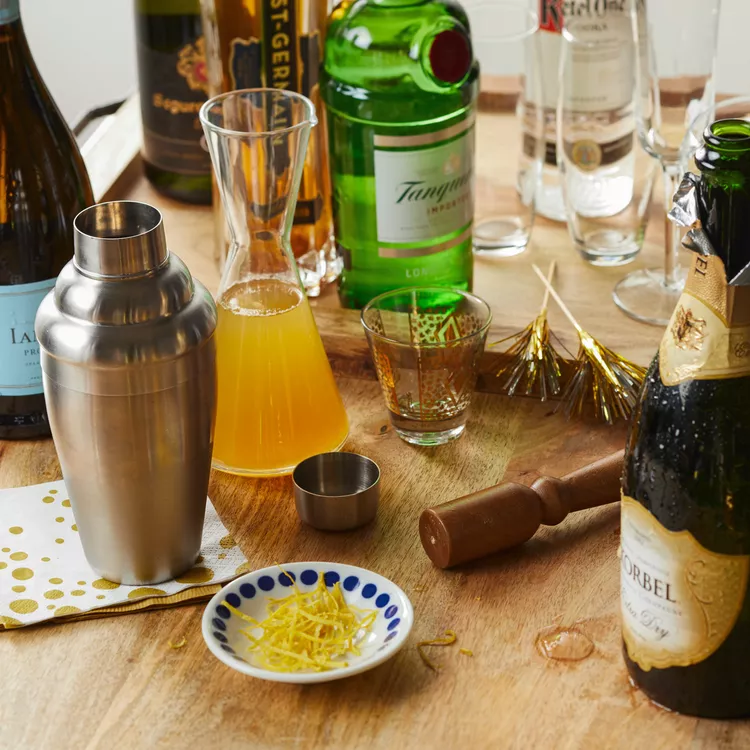 Use Our Handy Chart to Plan Soft Drinks and Alcohol for a Party