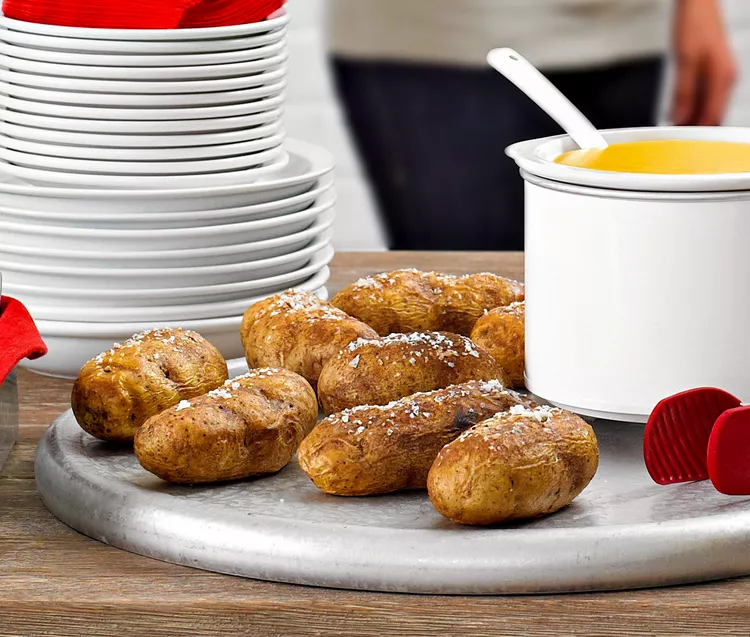 Toppings and Side Dishes to Pair With a Baked Potato Bar